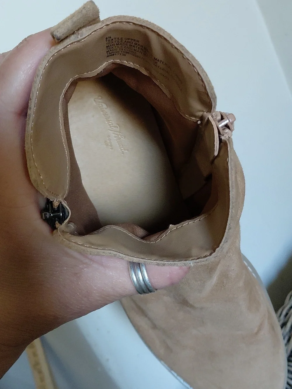 Universal Thread Booties - Picture 11 of 16